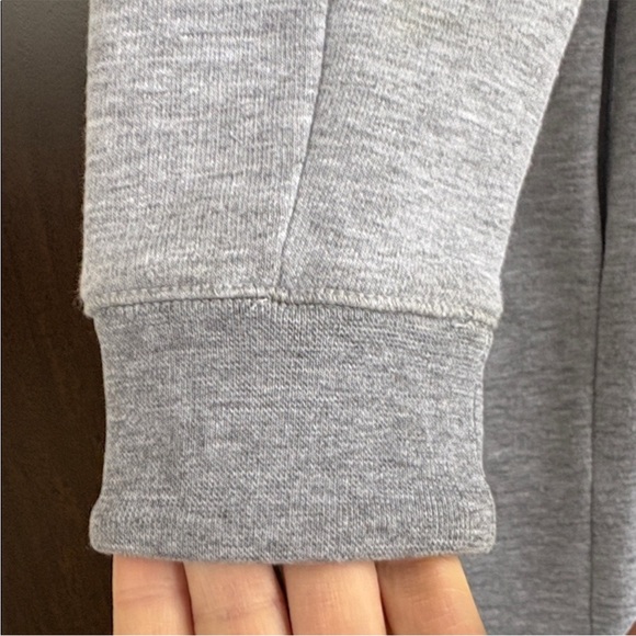 EUC Sweaty Betty Serene Sweatshirt
Dress Grey Generous Size XS - Picture 5 of 11